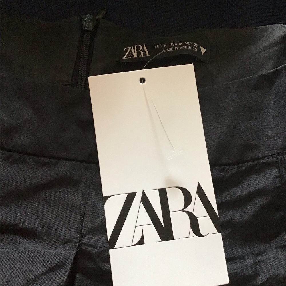 Zara Black Taffeta Puff-Sleeve Midi Dress - Picture 5 of 8